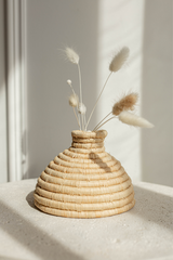 Tiny All Natural Raffia Vase - United States , dried flowers and pampas grass American Company. Bulk and wholesale dried flowers and pampas grass fluffy. Large White Pampas Grass 