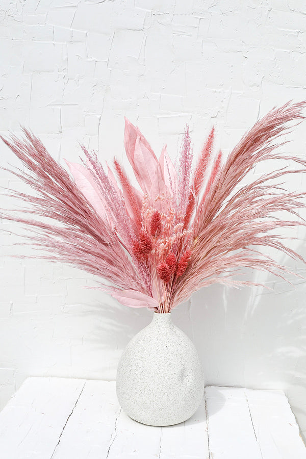 Maui Arrangement Blush - United States , dried flowers and pampas grass American Company. Bulk and wholesale dried flowers and pampas grass fluffy. Large White Pampas Grass Afloral 