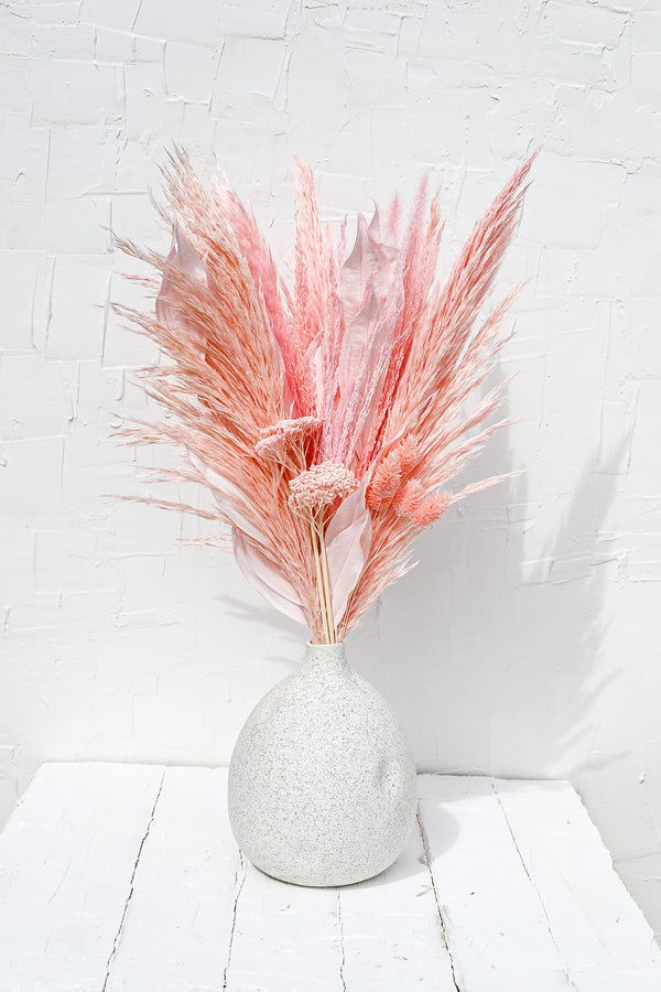 Maui Arrangement Pink - United States , dried flowers and pampas grass American Company. Bulk and wholesale dried flowers and pampas grass fluffy. Large White Pampas Grass Afloral 