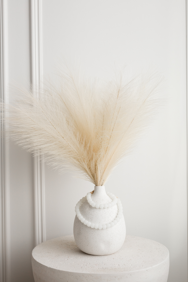 Luxe B "Faux" Accent Artificial Pampas Grass in Cream + Mojave Vase Promo Pack - LUXE B Pampas Grass